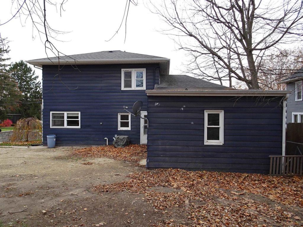 Photo of 701 Blaine STREET, Edgerton, WI 53534 (MLS # 2012897)