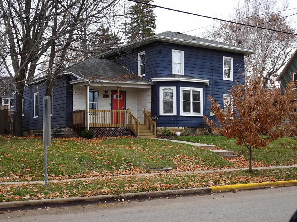 Photo of 701 Blaine STREET, Edgerton, WI 53534 (MLS # 2012897)