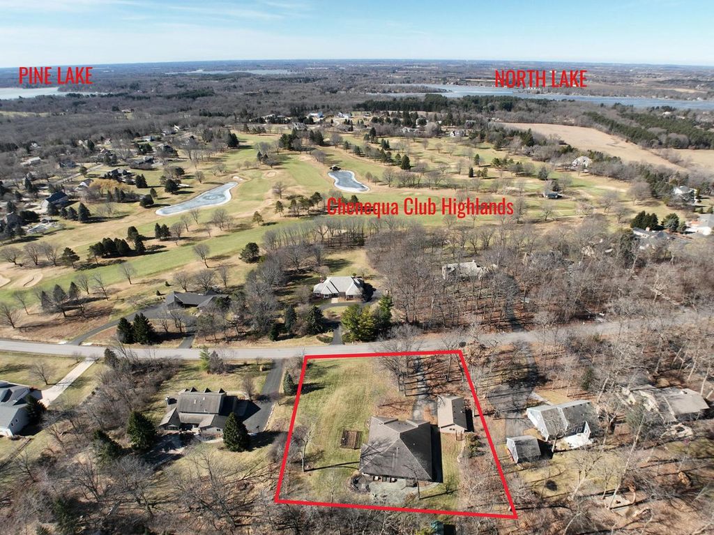 Photo of W307N6992 Club CIRCLE EAST CIRCLE E, Hartland, WI 53029 (MLS # 1952631)