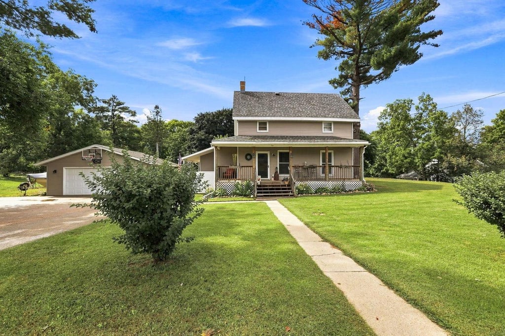 Photo of 501 S Pine STREET, Weyauwega, WI 54983 (MLS # 50332508)