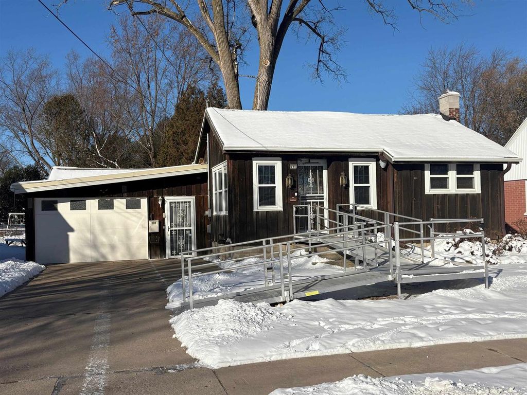 Photo of 415 Wilson AVENUE, Green Bay, WI 54303 (MLS # 50318895)