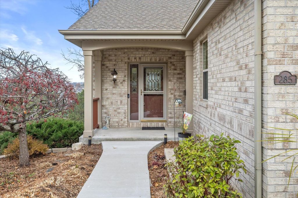 Photo of 285 Cardinal Ridge DRIVE, Pewaukee, WI 53072 (MLS # 1944063)