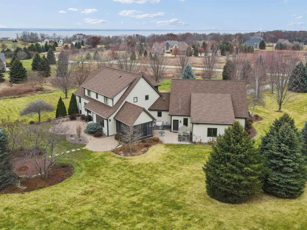 Photo of W4348 Niagara LANE, Fond Du Lac, WI 54937 (MLS # 50320906)