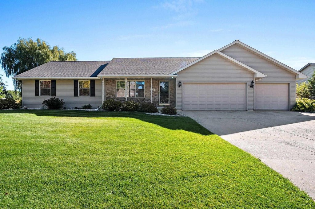 Photo of 2832 Bay Settlement ROAD, Green Bay, WI 54311 (MLS # 50333840)