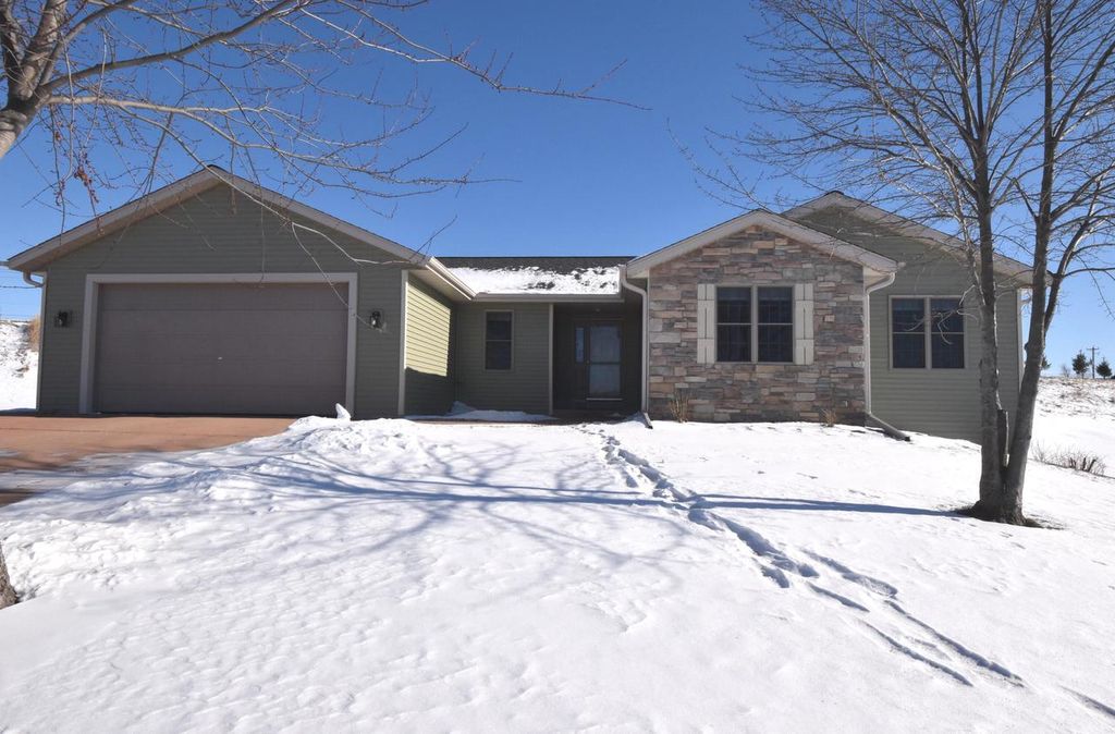Photo of W1401 Valley View COURT, Ixonia, WI 53036 (MLS # 1948805)