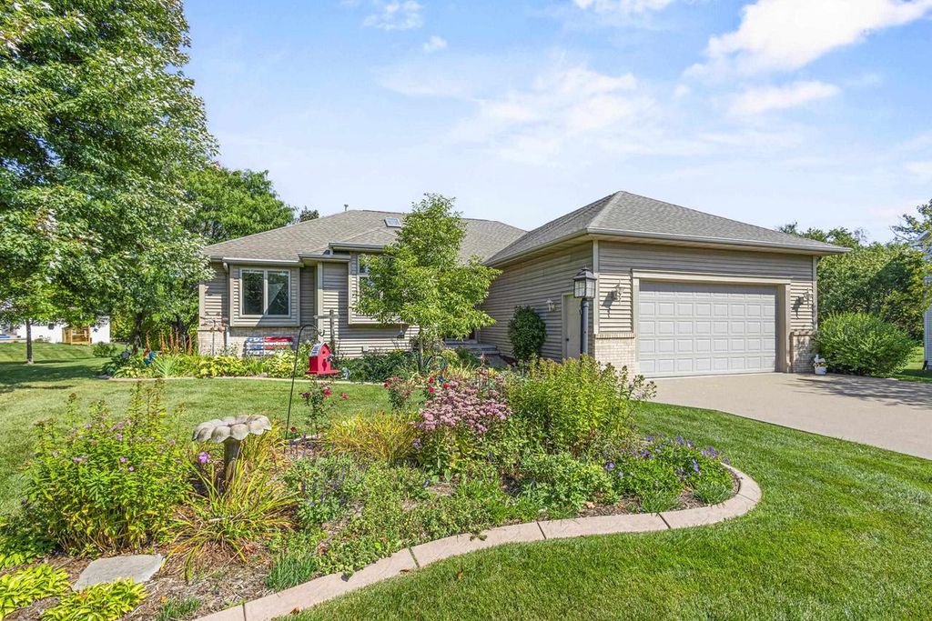 Photo of N350 Candlelite WAY, Appleton, WI 54915 (MLS # 50315367)