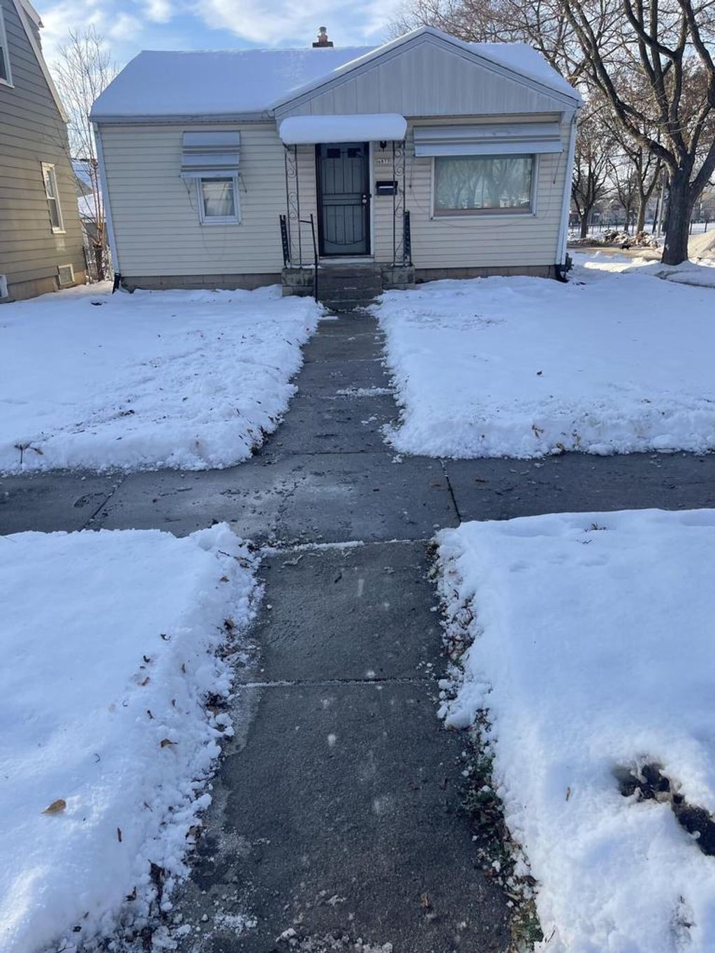 Photo of 4877 N 40th STREET, Milwaukee, WI 53209 (MLS # 1945588)