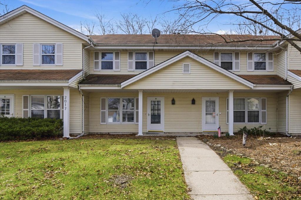 Photo of 2017 Woodburn ROAD #B, Waukesha, WI 53188 (MLS # 1956304)