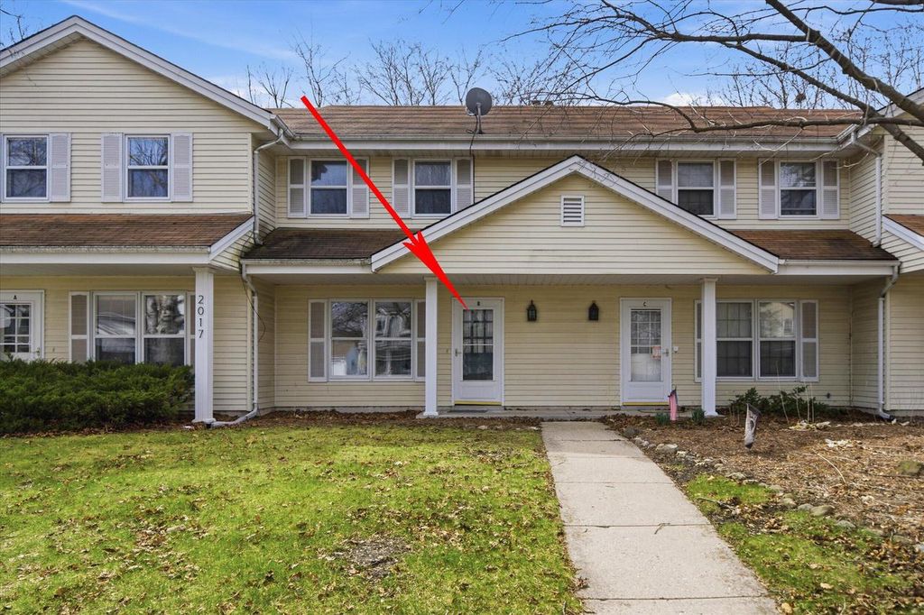 Photo of 2017 Woodburn ROAD #B, Waukesha, WI 53188 (MLS # 1956304)