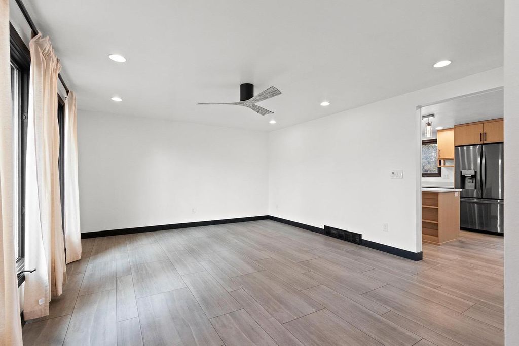 Photo of 2343 Yellowstone DRIVE, Green Bay, WI 54311 (MLS # 50321384)