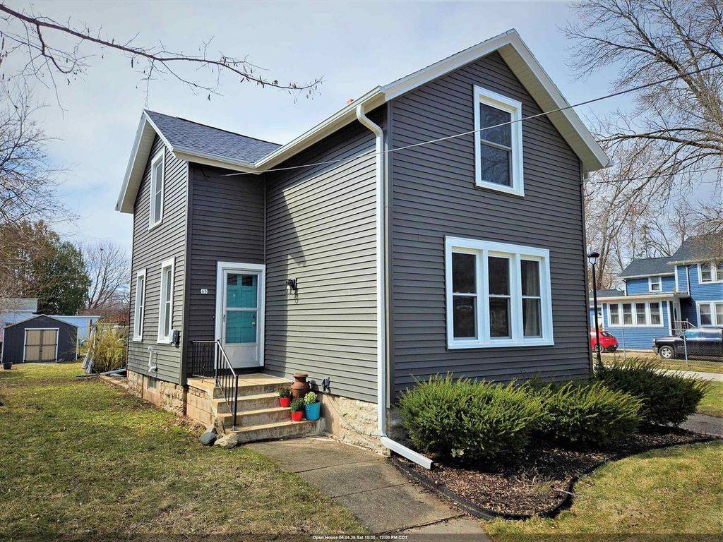 Photo of 45 Eveline STREET, Oshkosh, WI 54901 (MLS # 50323004)