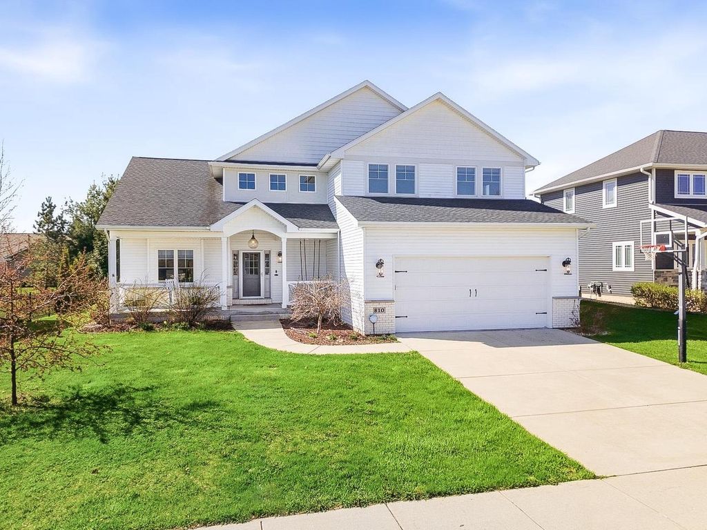 Photo of 810 Sumac STREET, Oregon, WI 53575 (MLS # 2021892)