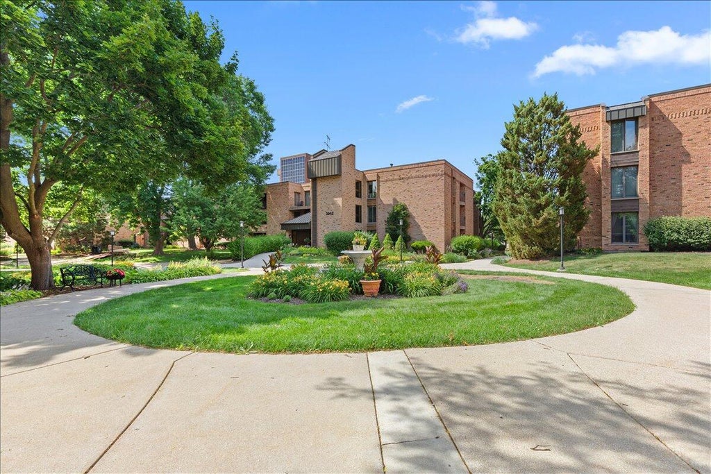 Photo of 1906 E Shorewood BOULEVARD #149, Milwaukee, WI 53211 (MLS # 1978933)
