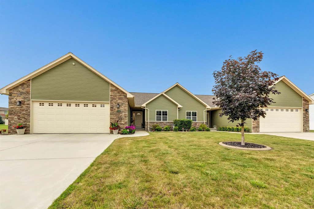 Photo of 2206 Blue Stem LANE, De Pere, WI 54115 (MLS # 50330225)