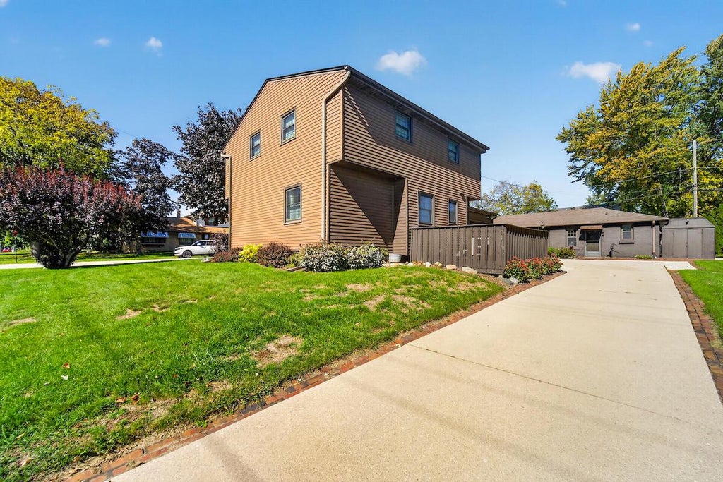 Photo of 1740 Michigan AVENUE, South Milwaukee, WI 53172 (MLS # 1985909)