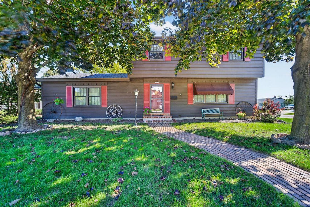 Photo of 1740 Michigan AVENUE, South Milwaukee, WI 53172 (MLS # 1985909)
