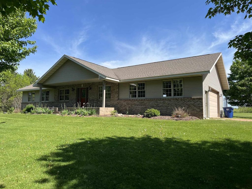 Photo of 154786 Skyhill ROAD, Wausau, WI 54403 (MLS # 22602304)