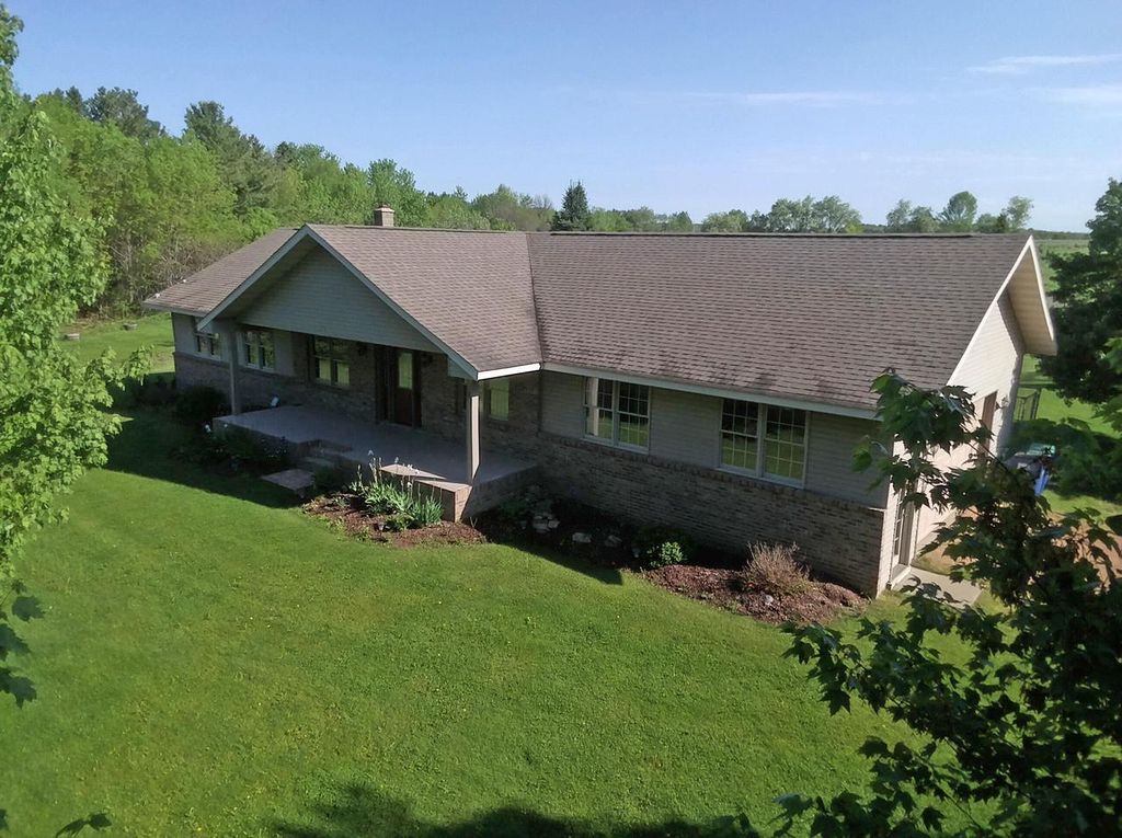 Photo of 154786 Skyhill ROAD, Wausau, WI 54403 (MLS # 22602304)