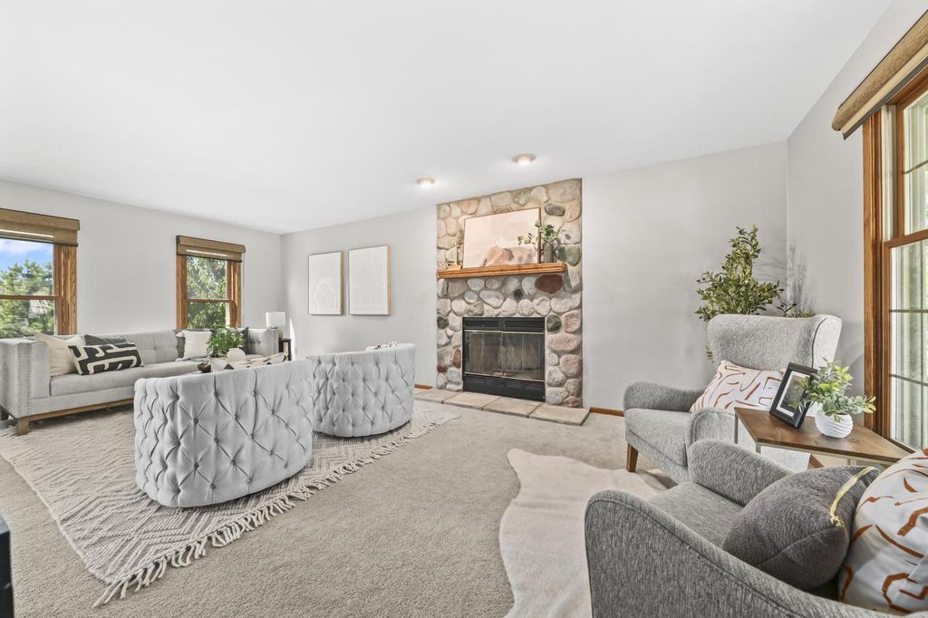 Photo of 1430 Sunnyridge ROAD, Pewaukee, WI 53072 (MLS # 1959127)