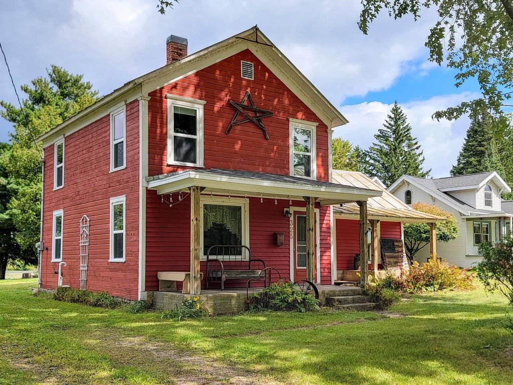 Photo of 325 Water STREET, Iola, WI 54945 (MLS # 50314678)