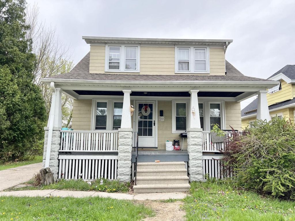 Photo of 4831 N 19th PLACE #4831A, Milwaukee, WI 53209 (MLS # 1961892)