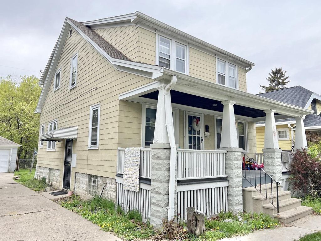 Photo of 4831 N 19th PLACE #4831A, Milwaukee, WI 53209 (MLS # 1961892)