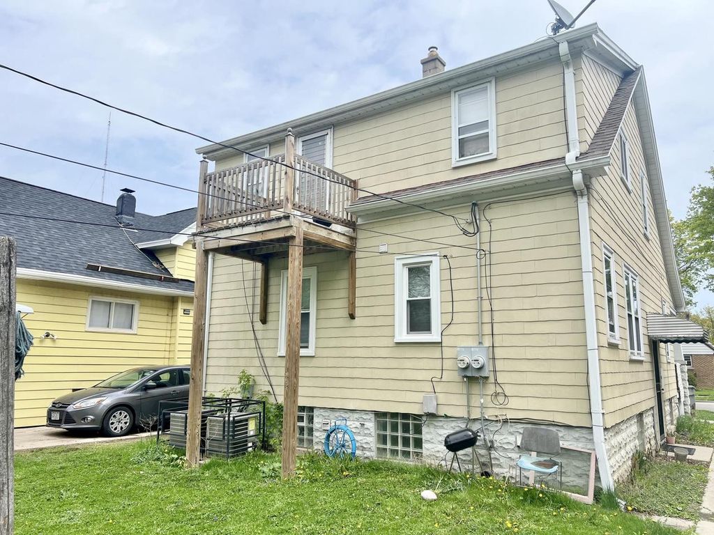 Photo of 4831 N 19th PLACE #4831A, Milwaukee, WI 53209 (MLS # 1961892)