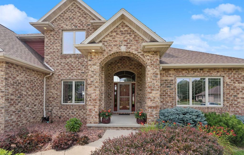 Photo of 1625 Symphony HEIGHTS, Green Bay, WI 54311 (MLS # 50317568)