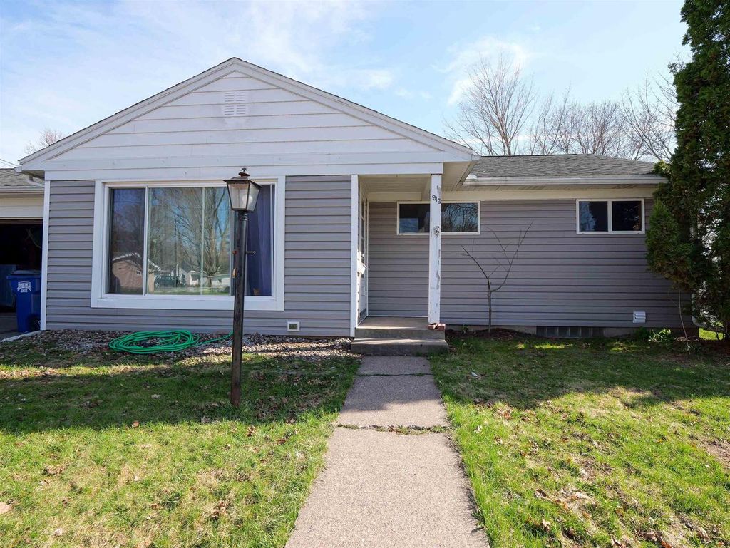 Photo of 913 W Strowbridge STREET, Wausau, WI 54401 (MLS # 22601617)
