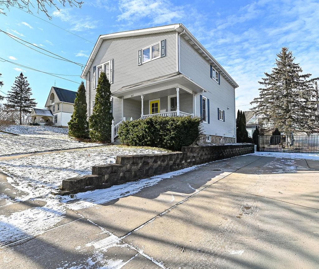Photo of 417 James STREET, Burlington, WI 53105 (MLS # 1947413)