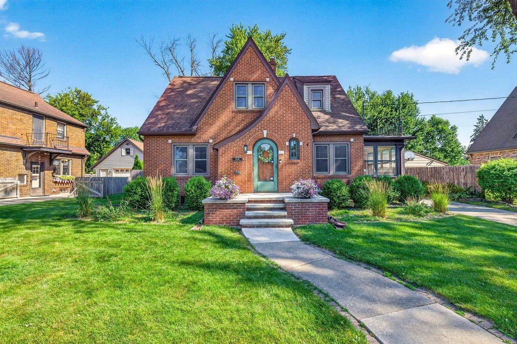 Photo of 1036 W Oklahoma STREET, Appleton, WI 54914 (MLS # 50330040)