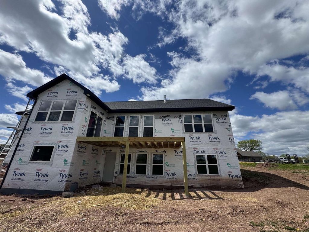 Photo of 1041 Sandpiper DRIVE, Menasha, WI 54952 (MLS # 50325394)