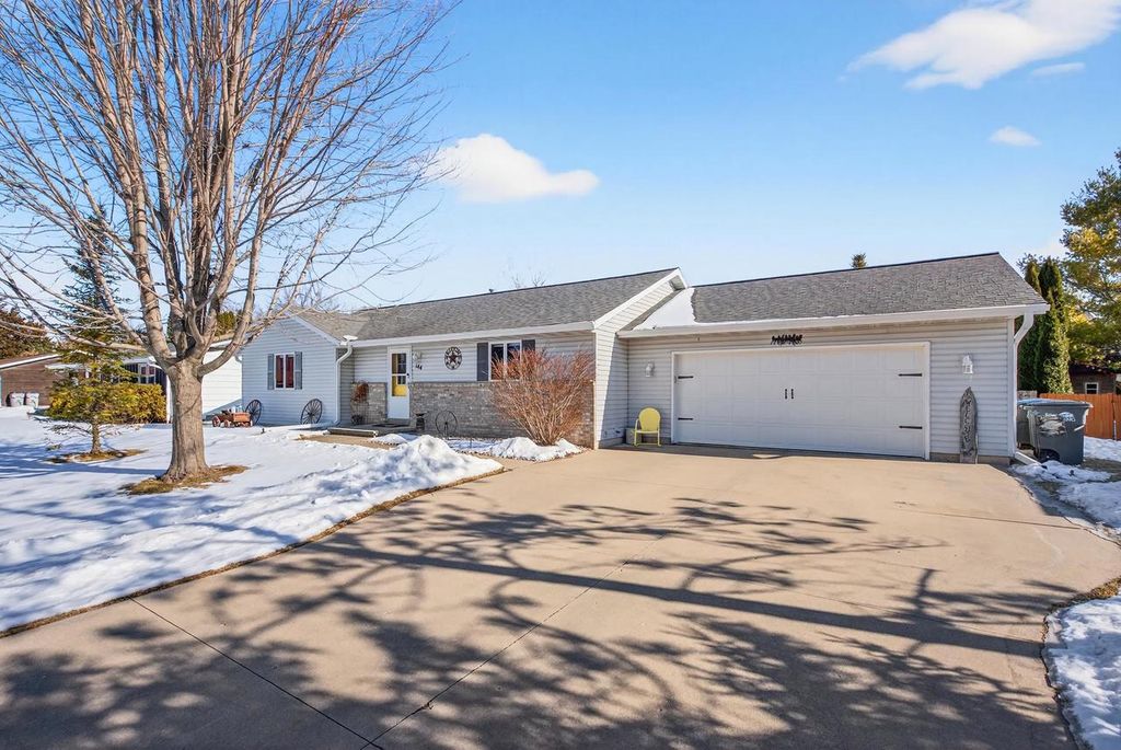 Photo of 144 Baldwin COURT, Appleton, WI 54915 (MLS # 50321168)