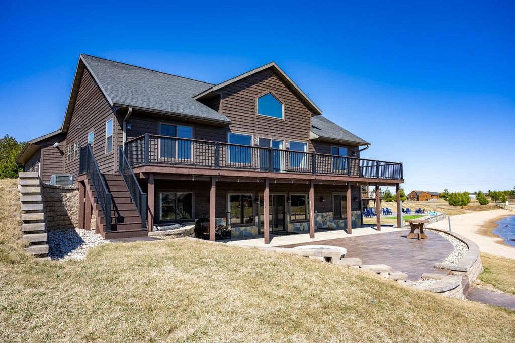 Photo of W5698 Westwater CIRCLE, New Lisbon, WI 53950 (MLS # 2018733)