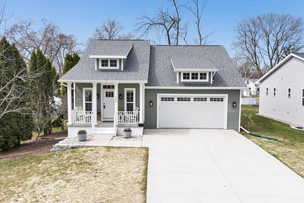 Photo of 509 N Erie STREET, De Pere, WI 54115 (MLS # 50323199)