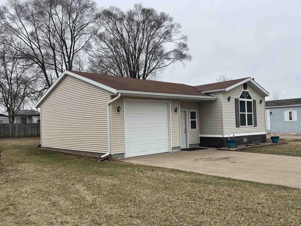 Photo of 1529 S 12th STREET, Prairie Du Chien, WI 53821 (MLS # 2018387)