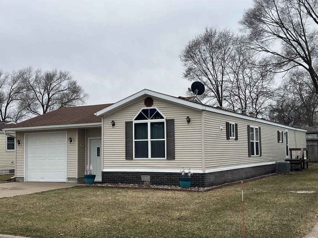 Photo of 1529 S 12th STREET, Prairie Du Chien, WI 53821 (MLS # 2018387)