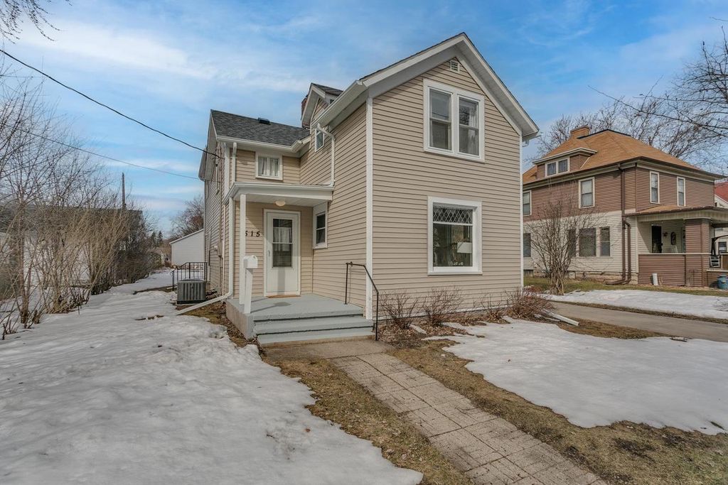 Photo of 515 N Tonka STREET, Appleton, WI 54911 (MLS # 50322642)