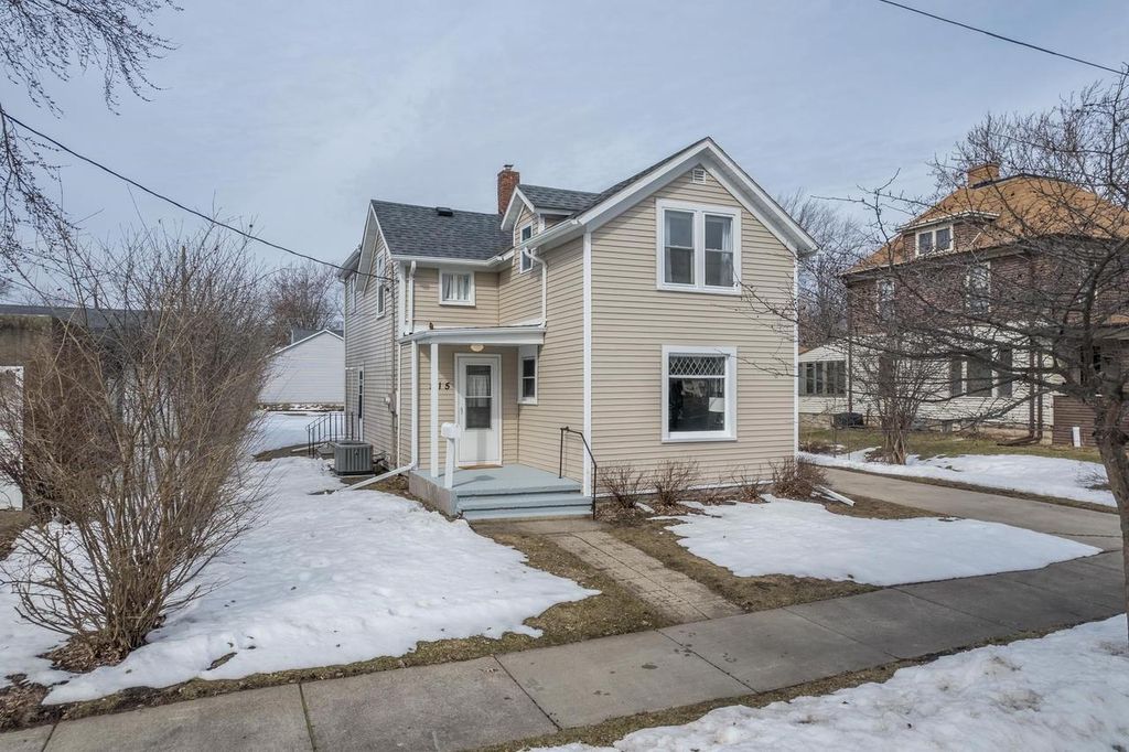 Photo of 515 N Tonka STREET, Appleton, WI 54911 (MLS # 50322642)