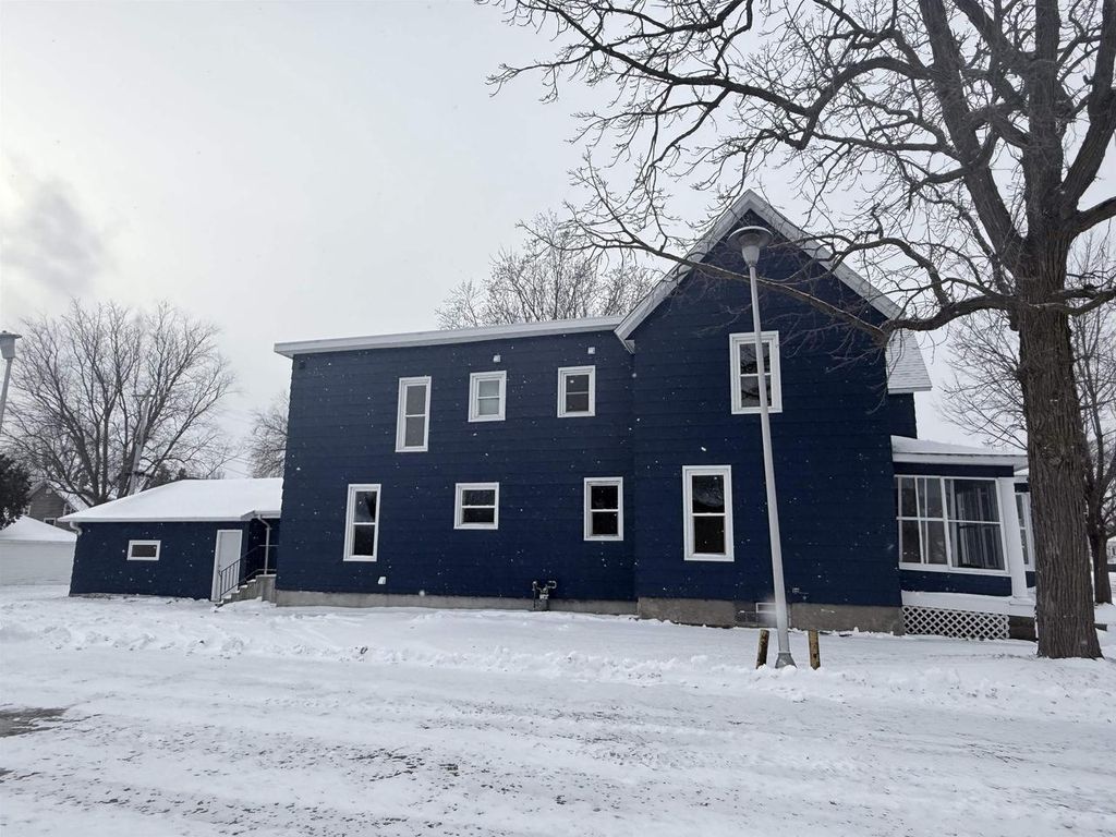 Photo of 1431 Newberry AVENUE, Marinette, WI 54143 (MLS # 50319126)