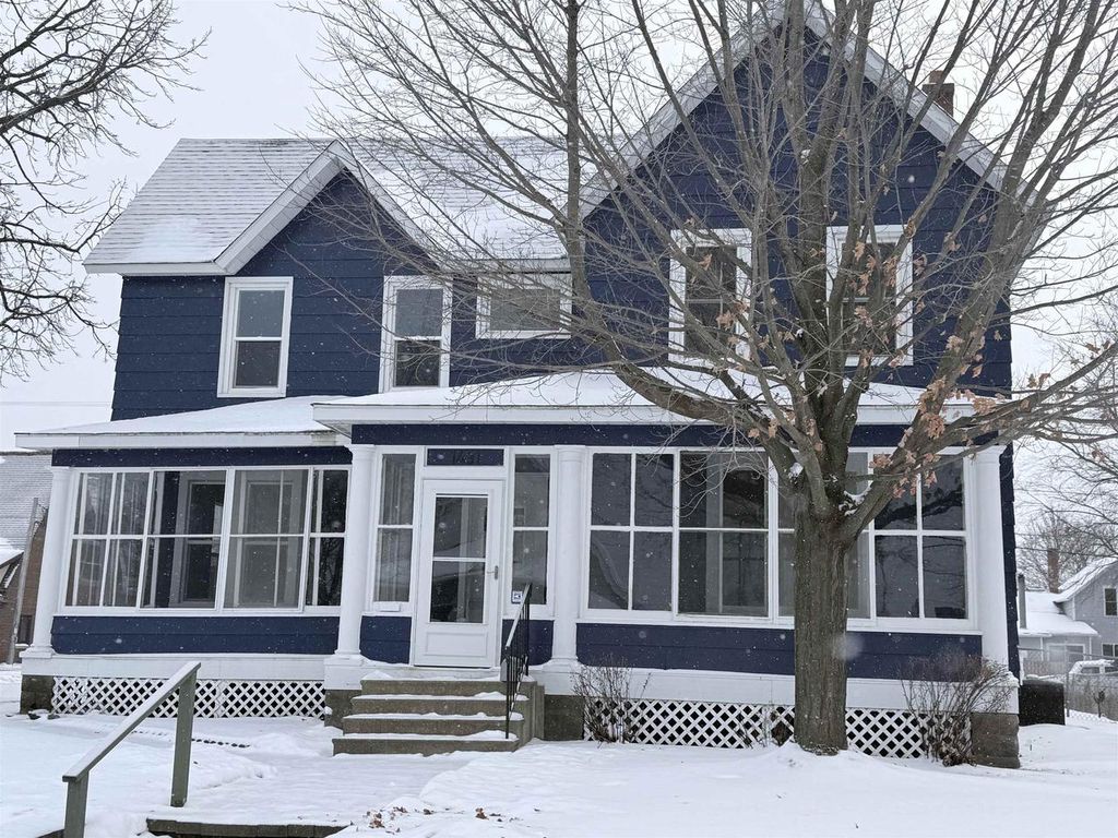 Photo of 1431 Newberry AVENUE, Marinette, WI 54143 (MLS # 50319126)