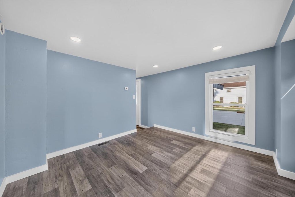 Photo of 400 W 7th AVENUE, Oshkosh, WI 54902 (MLS # 50331378)
