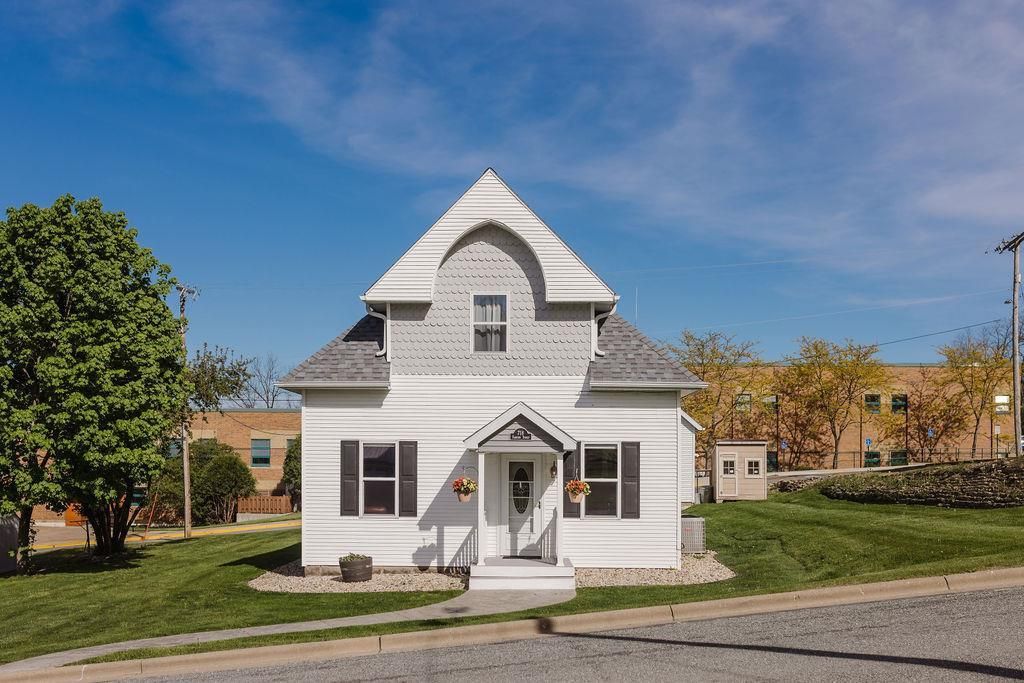 Photo of 718 Fairview STREET, Blanchardville, WI 53516 (MLS # 2022946)
