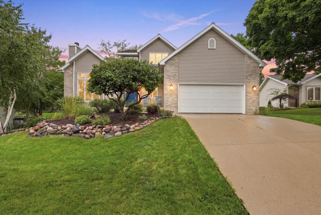 Photo of 2936 Maple Run DRIVE, Madison, WI 53719 (MLS # 2031847)