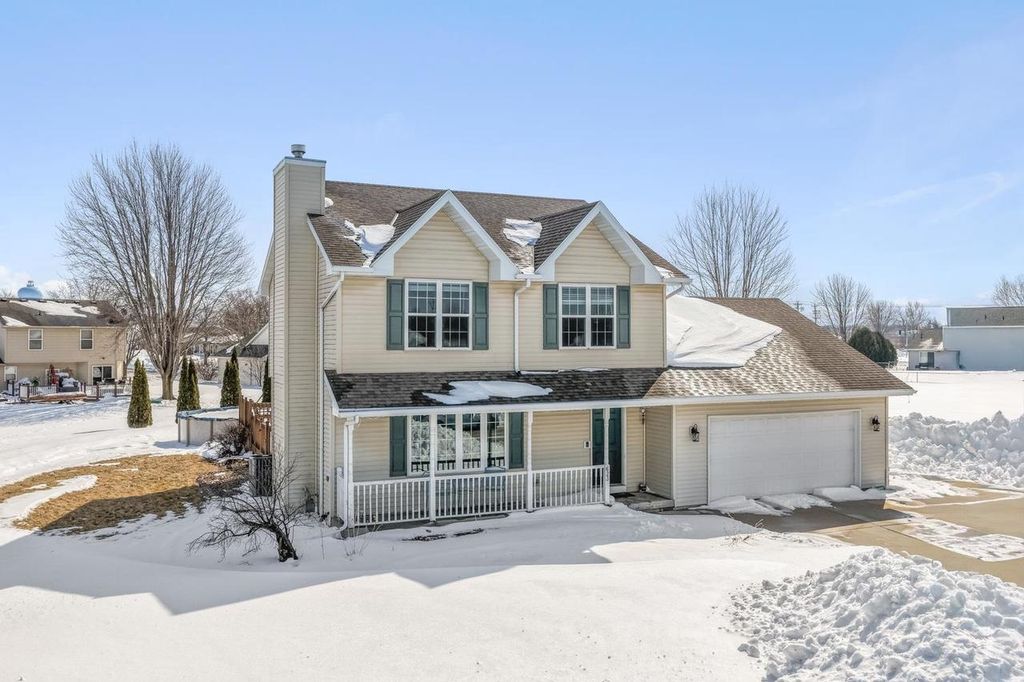 Photo of 623 Summer Winds DRIVE, Green Bay, WI 54311 (MLS # 50322481)