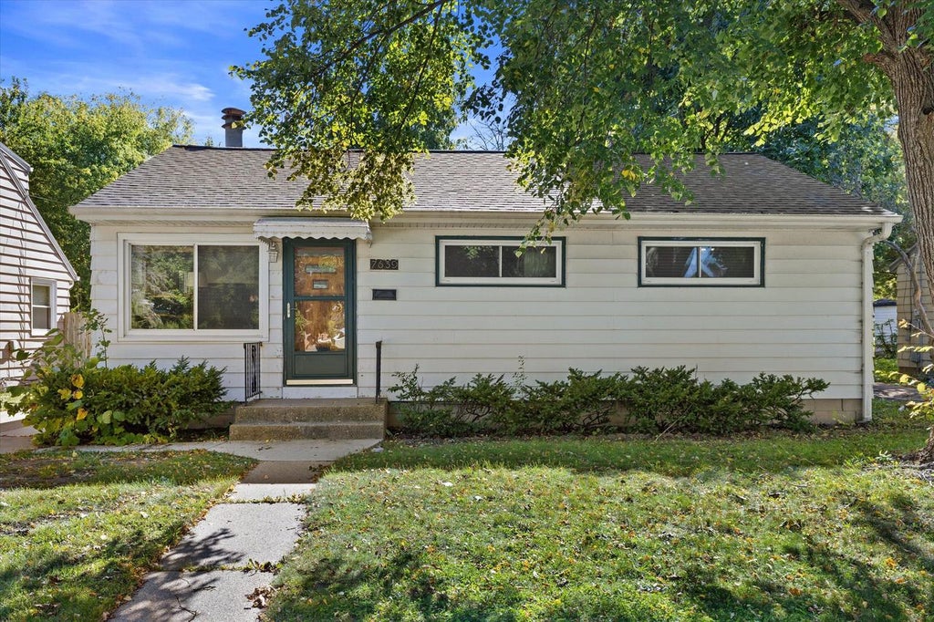 Photo of 7639 W Palmetto AVENUE, Milwaukee, WI 53218 (MLS # 1984375)