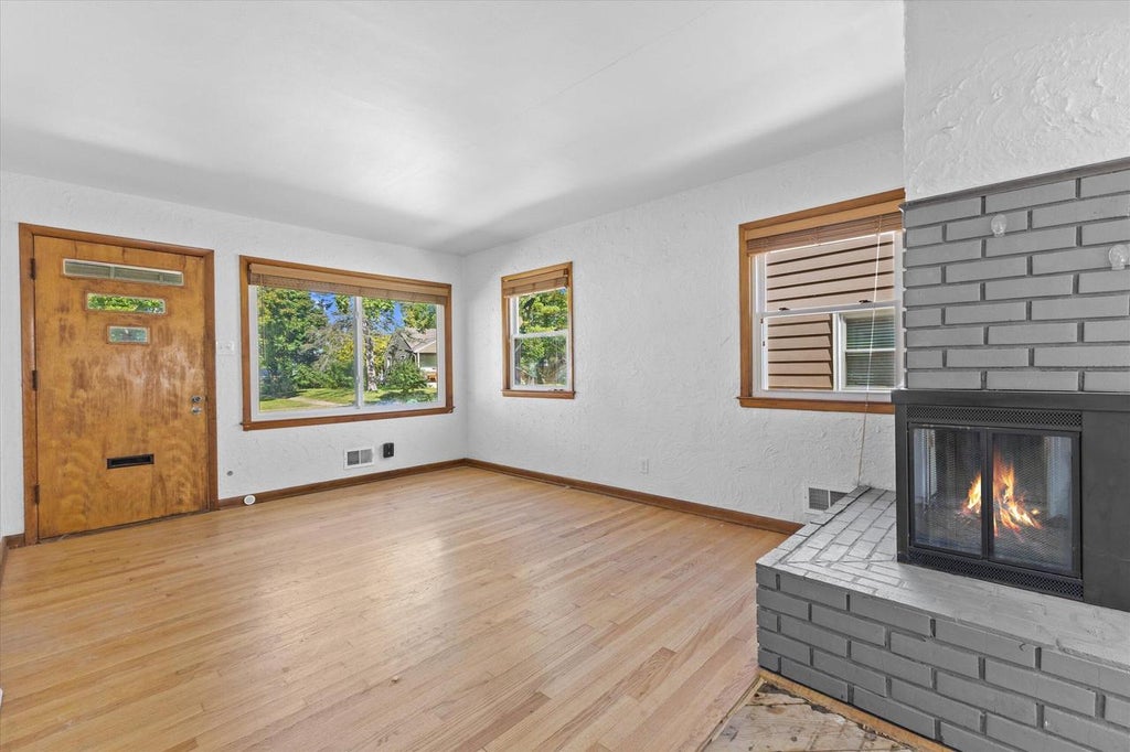 Photo of 7639 W Palmetto AVENUE, Milwaukee, WI 53218 (MLS # 1984375)