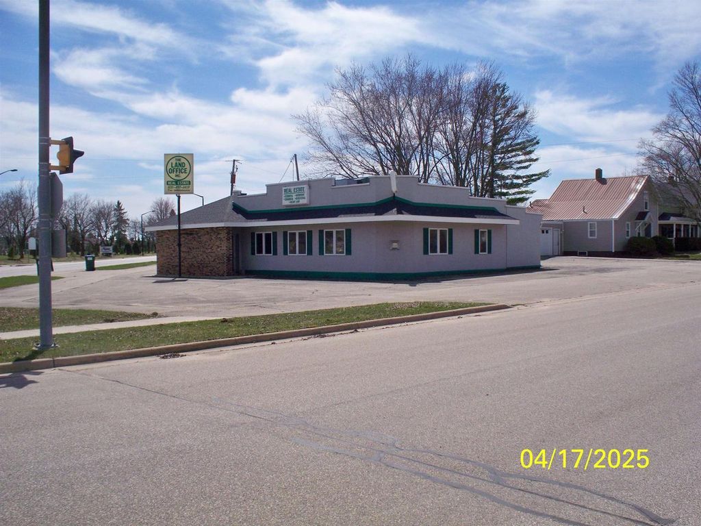 Photo of 101 S County B/ Business 141 ROAD, Coleman, WI 54112 (MLS # 50323594)