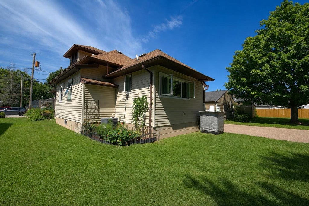Photo of 129 Plummer AVENUE, Neenah, WI 54956 (MLS # 50331578)