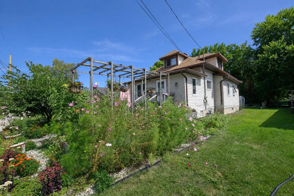 Photo of 129 Plummer AVENUE, Neenah, WI 54956 (MLS # 50331578)